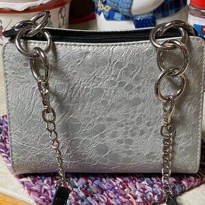 Miche, silver 8" x 6" x 4" Classic shoulder bag w/black & chain strap